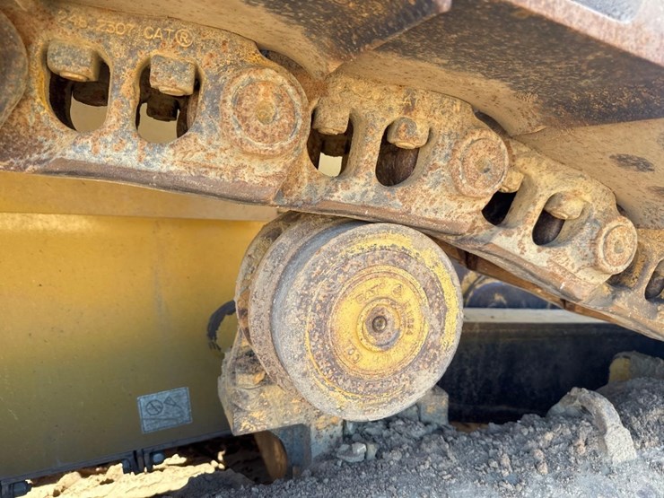 caterpillar-d6t-xl-image-15