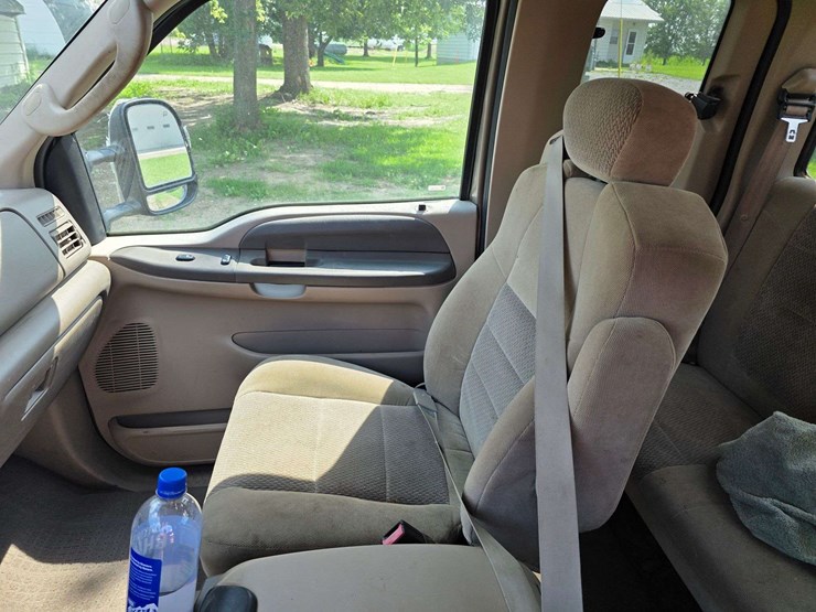 2004-ford-f350-xlt-image-26