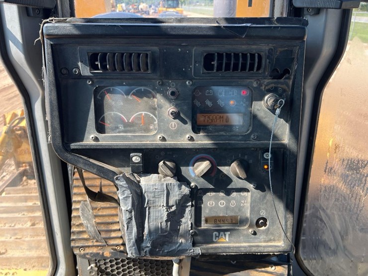 2008-caterpillar-d6t-lgp-image-38