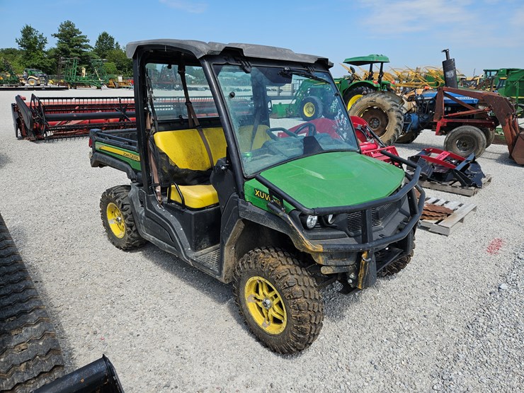 2019-john-deere-gator-image-18
