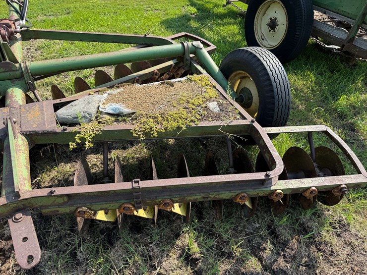 john-deere-10-image-12