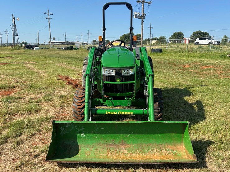 2019-john-deere-4044m-image-18