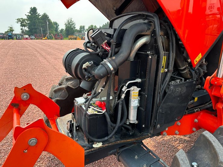 2015-kubota-m110gx-image-44