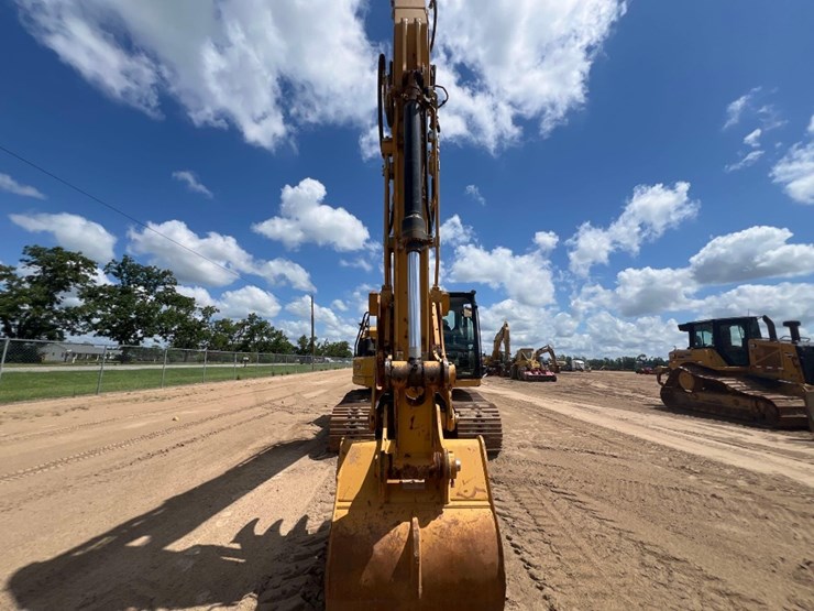2021-caterpillar-317-image-6