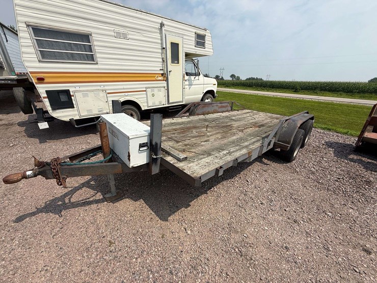 smaller-flatbed-trailer,-76”-x-16’-long,-tandem-axle,-toolbox-in-front,-215/60r15-tires,-*has-title-image-11