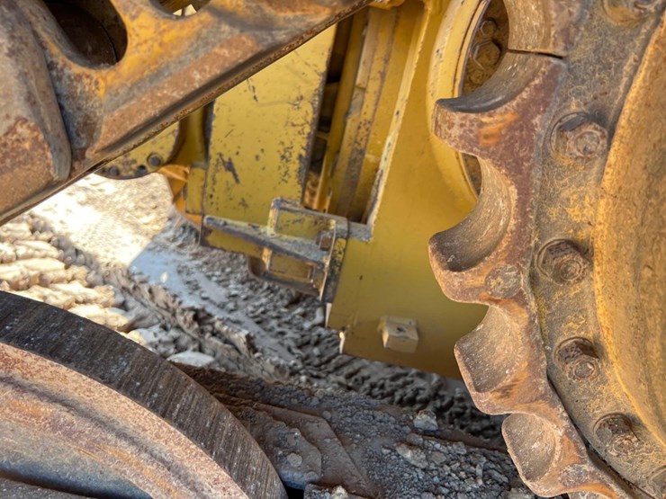 2008-caterpillar-d6t-lgp-image-15