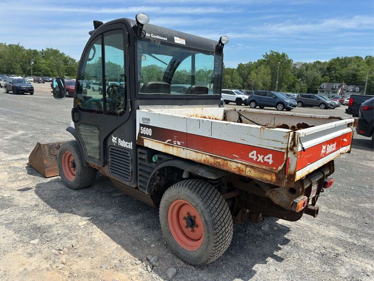 2012-bobcat-5600-side-by-side-4x4-with-hydraulic-dump-and-high-flow-hydraulic-loader-image-4
