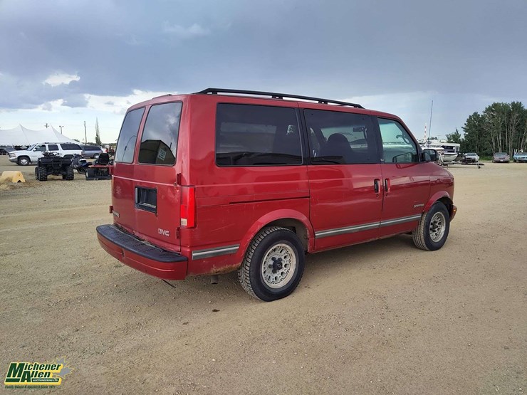 1998-gmc-safari-image-4