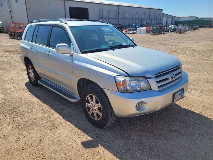 2005-toyota-highlander-image-2