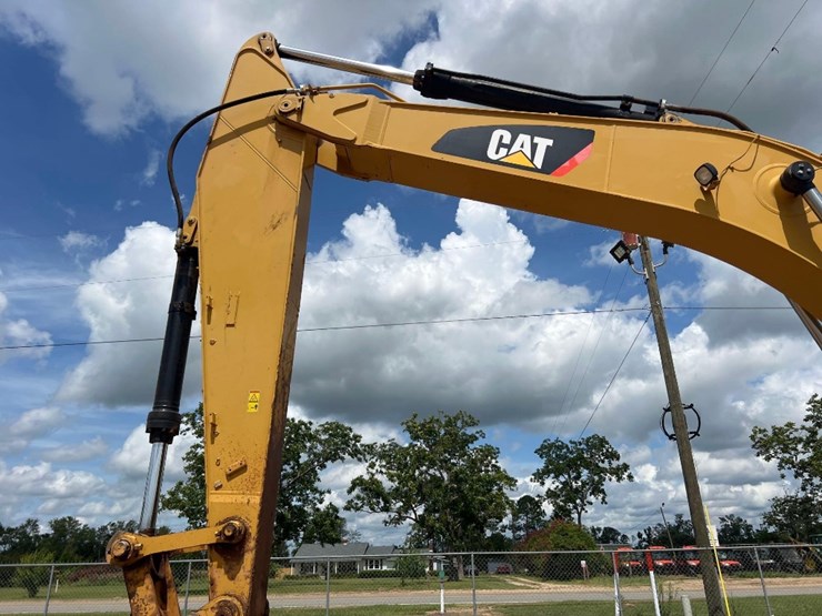 2016-caterpillar-336fl-image-22