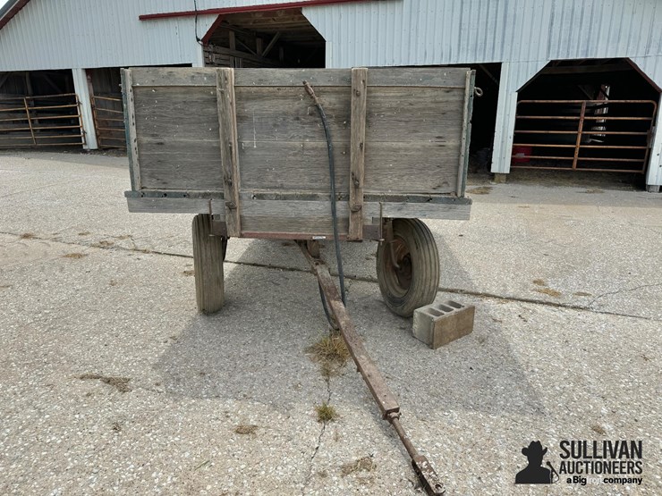 monarch-wooden-barge-wagon-on-case-running-gear-image-2