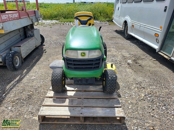 john-deere-la100-image-1