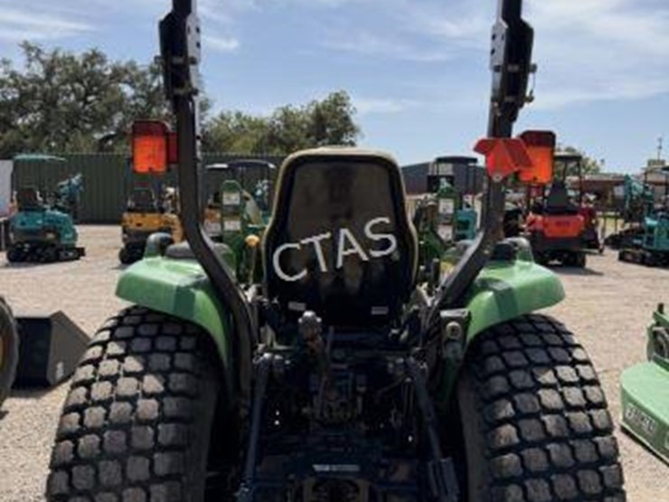 john-deere-3520-image-4