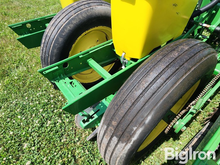 1996-john-deere-7200-image-11