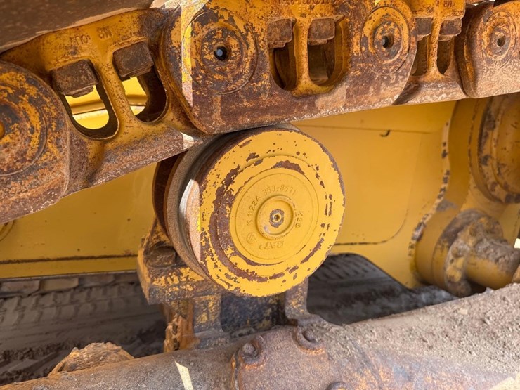 caterpillar-d6t-lgp-image-11