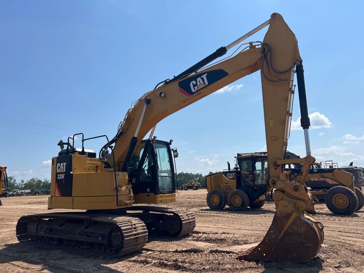 caterpillar-325fl-image-6