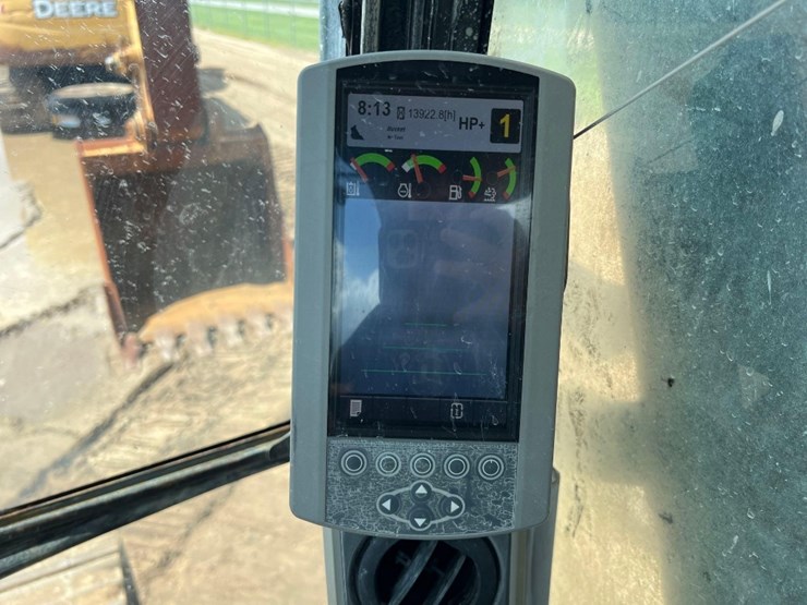 2015-caterpillar-336fl-image-43