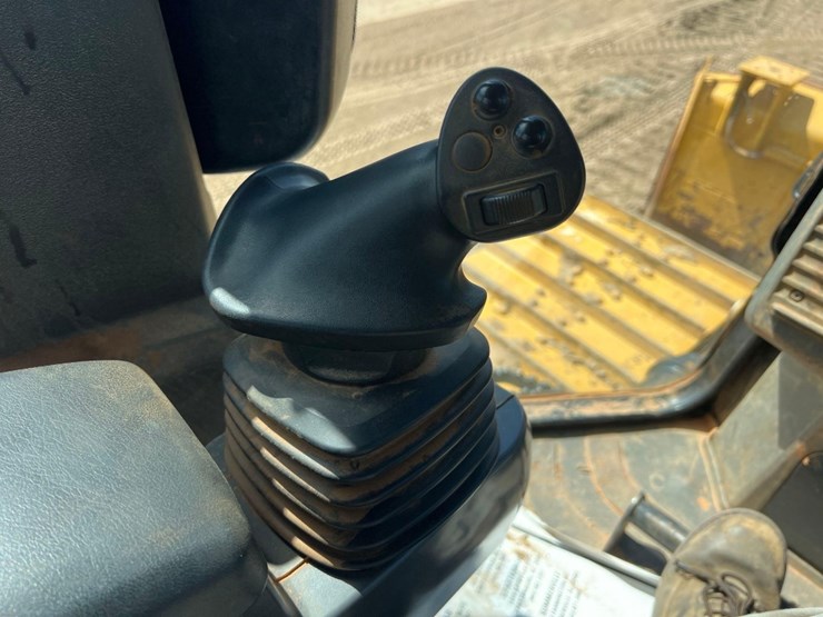 2019-caterpillar-d5k2-lgp-image-36