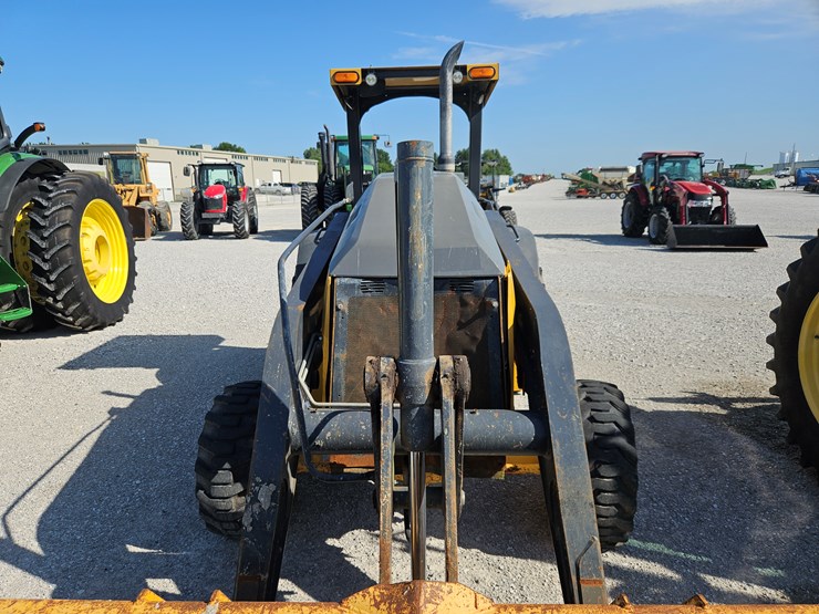 2018-deere-210l-image-4
