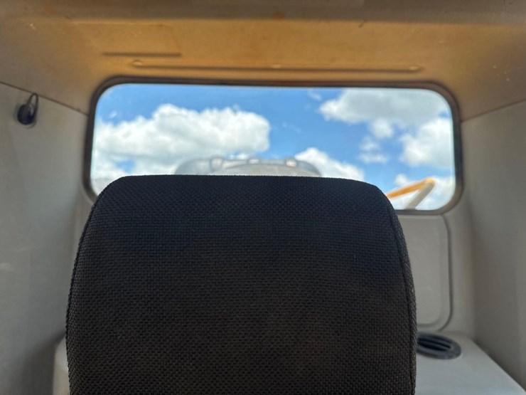 2015-caterpillar-336fl-image-43