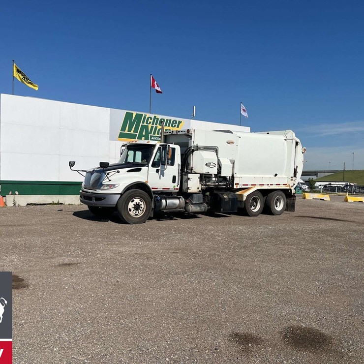 2017 INTERNATIONAL WORKSTAR 7400