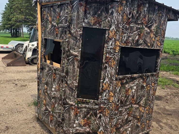 deer-stand-(tipped-in-storm,-see-photos),-insulated,-carpeted,-drop-down-windows,-approx-6’-x-6’,-bu-image-5