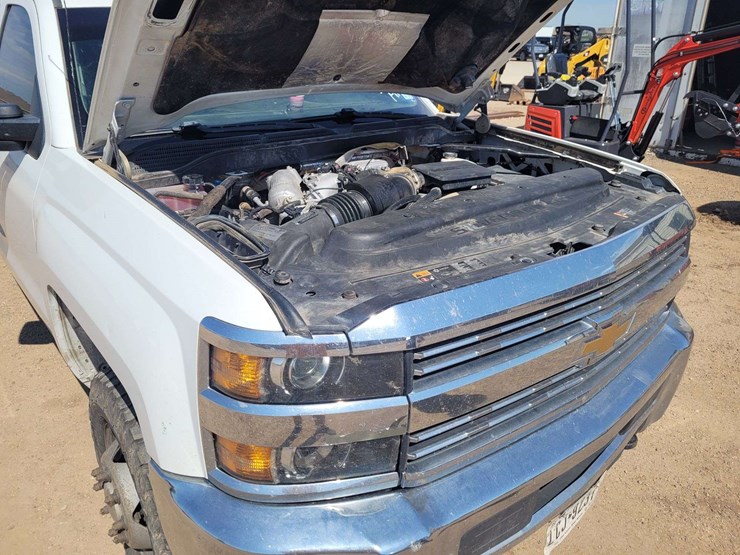 2018-chevrolet-silverado-3500-image-15