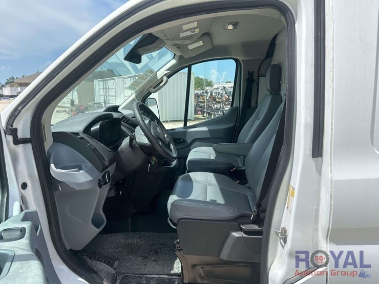 2015-ford-transit-image-7