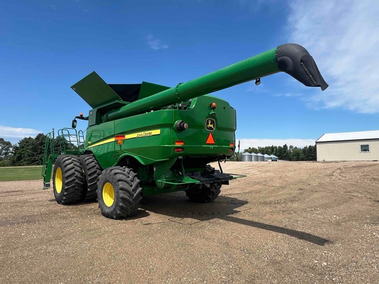 2021-john-deere-s680-image-10