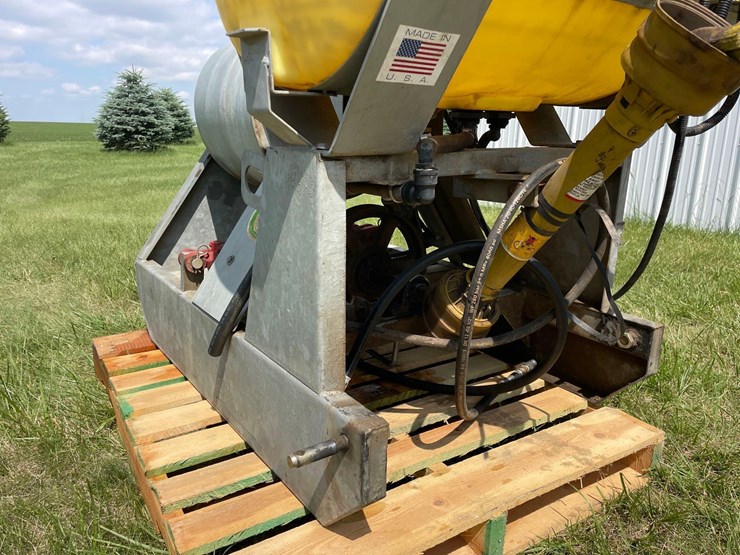 a1-55-gallon-3pt-fly-sprayer-image-11
