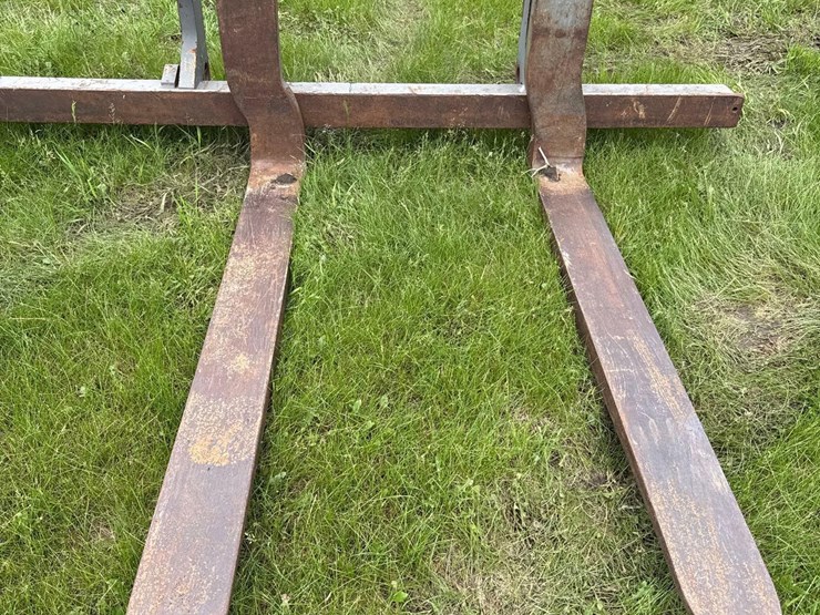 volvo-mount-payloader-pallet-forks-image-6