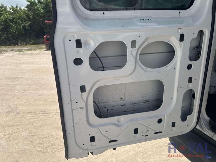 2008-ford-cargo-image-21
