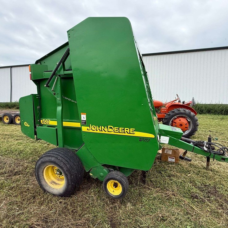 JOHN DEERE 567