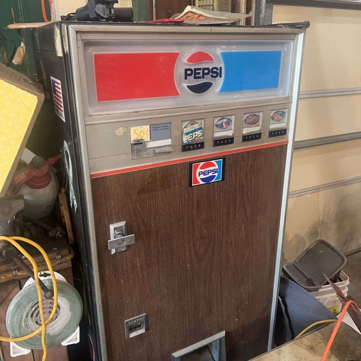 Pepsi Can Soda Machine