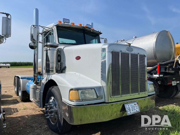 1993-peterbilt-377-image-3