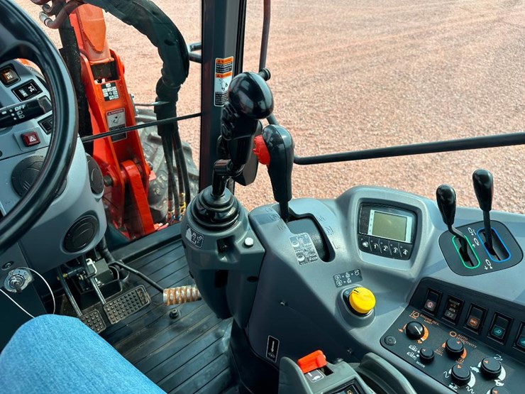 2015-kubota-m110gx-image-62