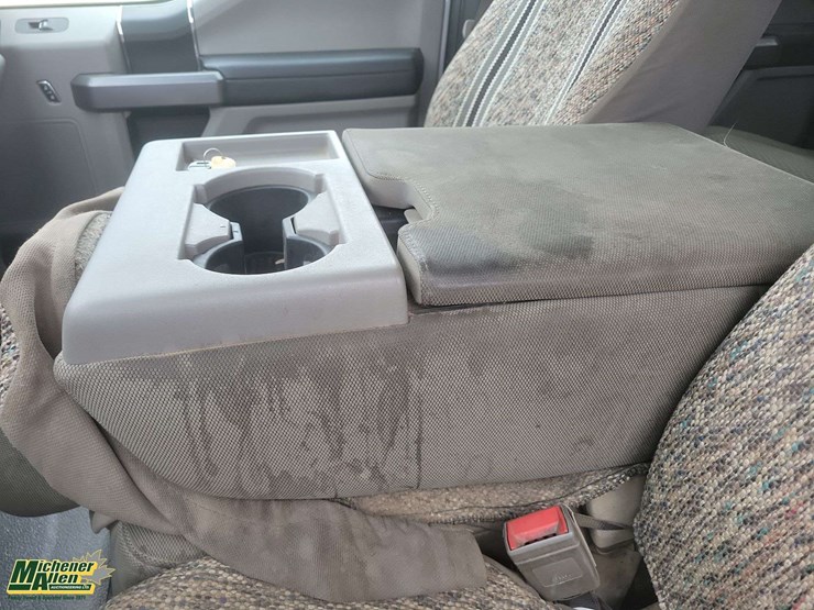 2018-ford-550-image-28