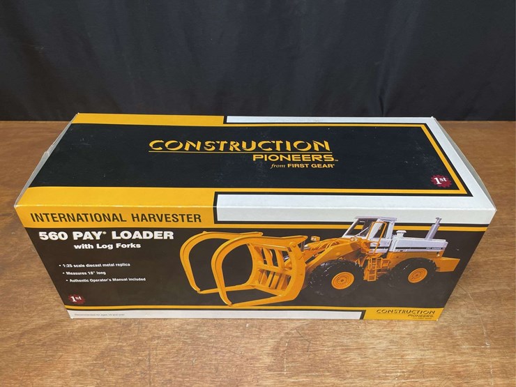 1/25-ih-560-pay-loader-nib-1st-gear-image-12