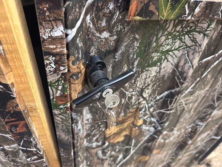 deer-stand-(tipped-in-storm,-see-photos),-insulated,-carpeted,-drop-down-windows,-approx-6’-x-6’,-bu-image-9