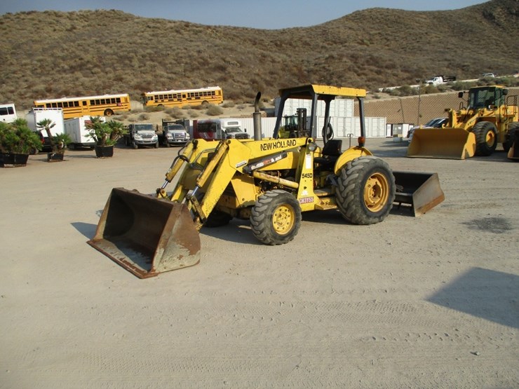new-holland-545d-image-1