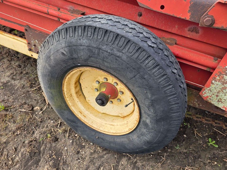 new-holland-520-image-16