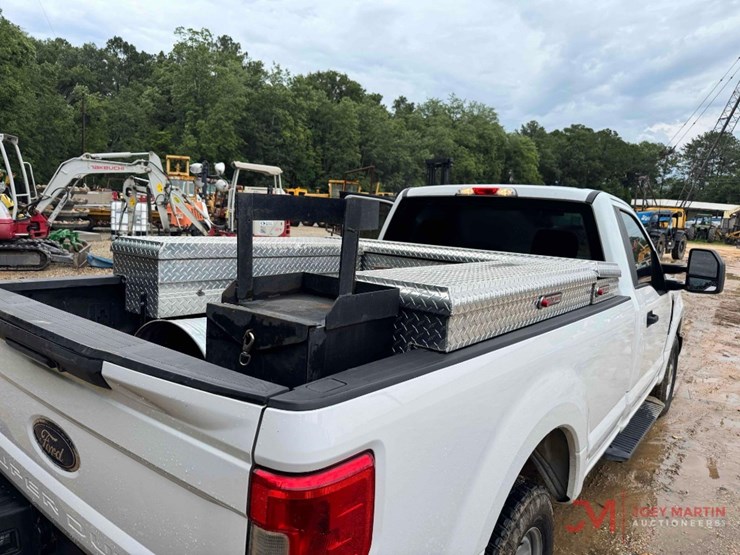 2017-ford-f250-xl-image-13