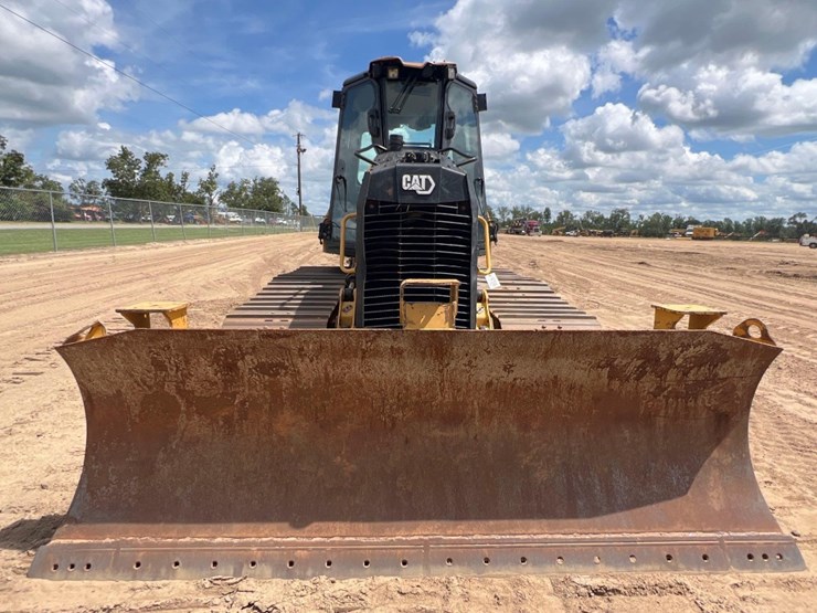 2021-caterpillar-d3-lgp-image-7