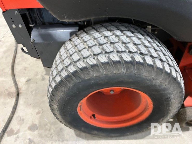 kubota-zd326-image-17