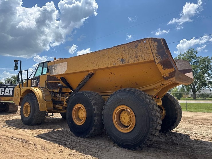 caterpillar-740b-image-8