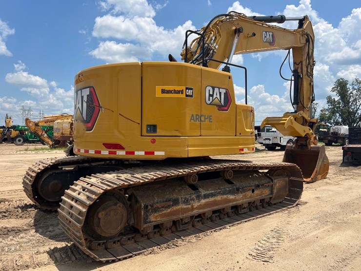 2022-caterpillar-335-image-4
