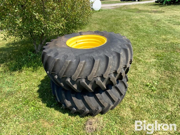 firestone-23.1-26-tires-on-8-bolt-john-deere-rims-image-3