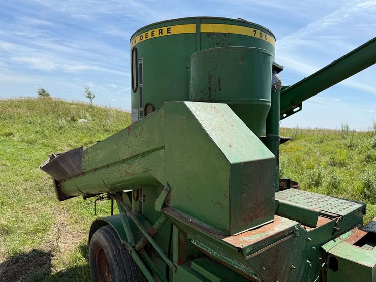 john-deere-700-image-18