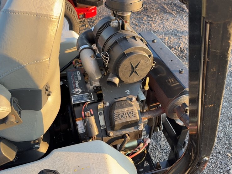#3084-•-exmark-lazer-z-zero-turn-mower-image-12