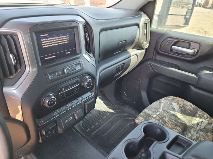 2021-chevrolet-silverado-2500-image-10